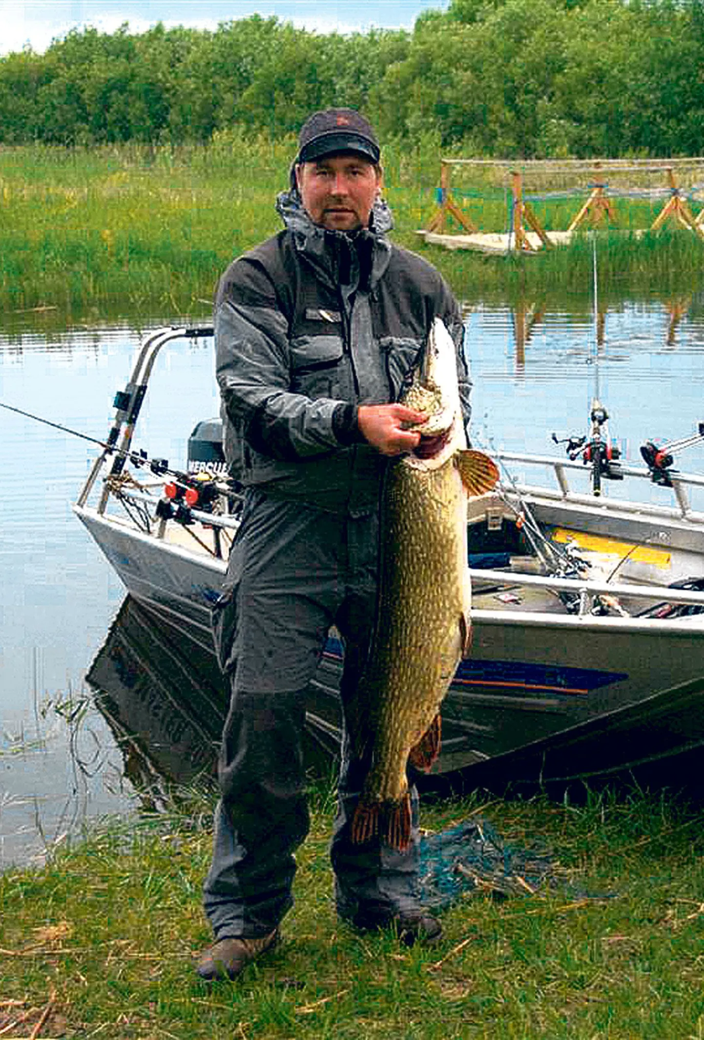 Haug
Kaal: 12 kg
Pikkus: 114 cm
Püügiviis: spinning, punase-mustakirju lant
Kuupäev: 8. juuni õhtu
Püügikoht: Emajõgi, 4-5 kilomeetrit Võrtsjärvest Tartu poole