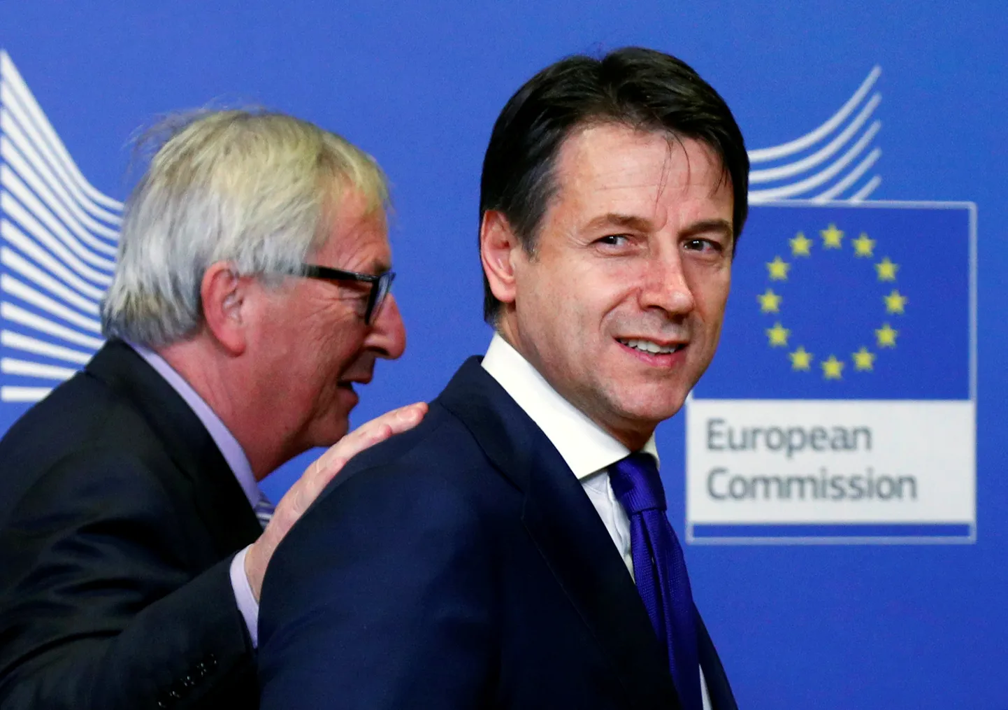Itaalia peaminister Giuseppe Conte (paremal) ja Euroopa Komisjoni president Jean-Claude Juncker.