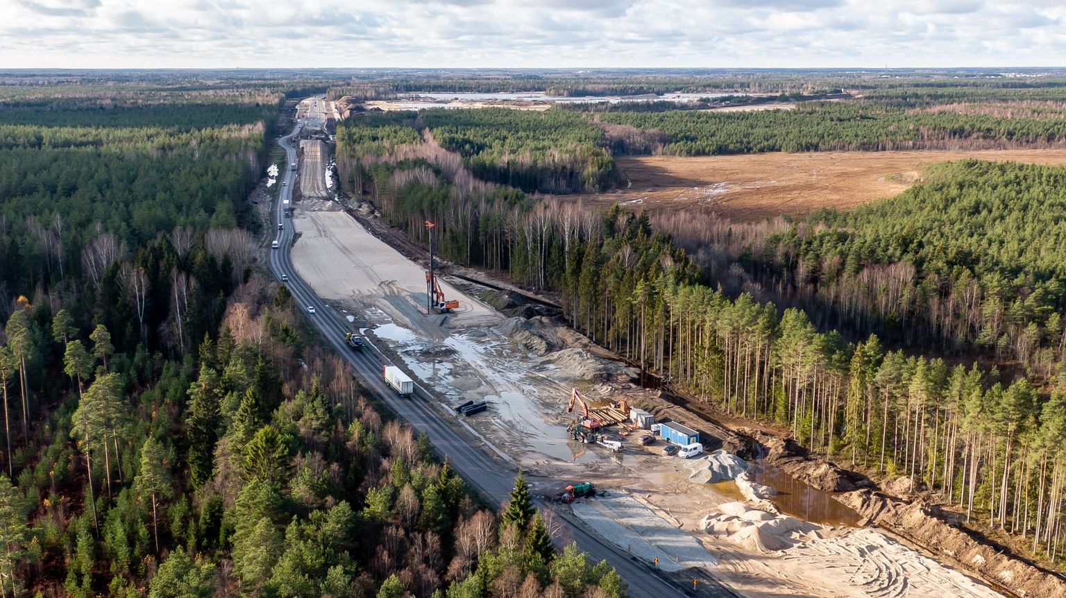 Rail Balticu ehitus. 

Rail Baltica construction begins, the Saustinõmme viaduct.
FOTO:SANDER ILVEST/POSTIMEES