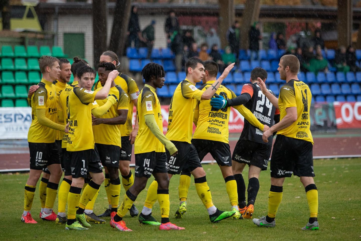 Tulevik hammustas laupäeval Viljandi linnastaadionil peetud Premium-liiga põhihooaja viimases kodumängus tabeli liidrit Levadiat ning võttis 3:2 võidu.