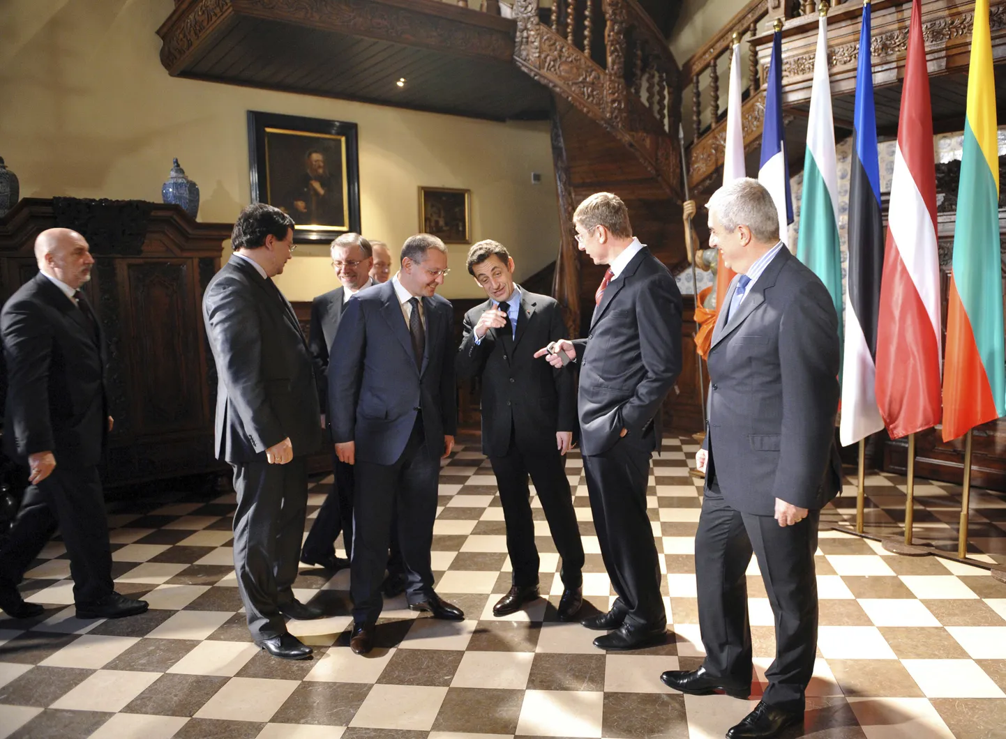 Prantsusmaa president Nicolas Sarkozy ning Ida-Euroopa liidrid kliimapaketi kõnelustel.