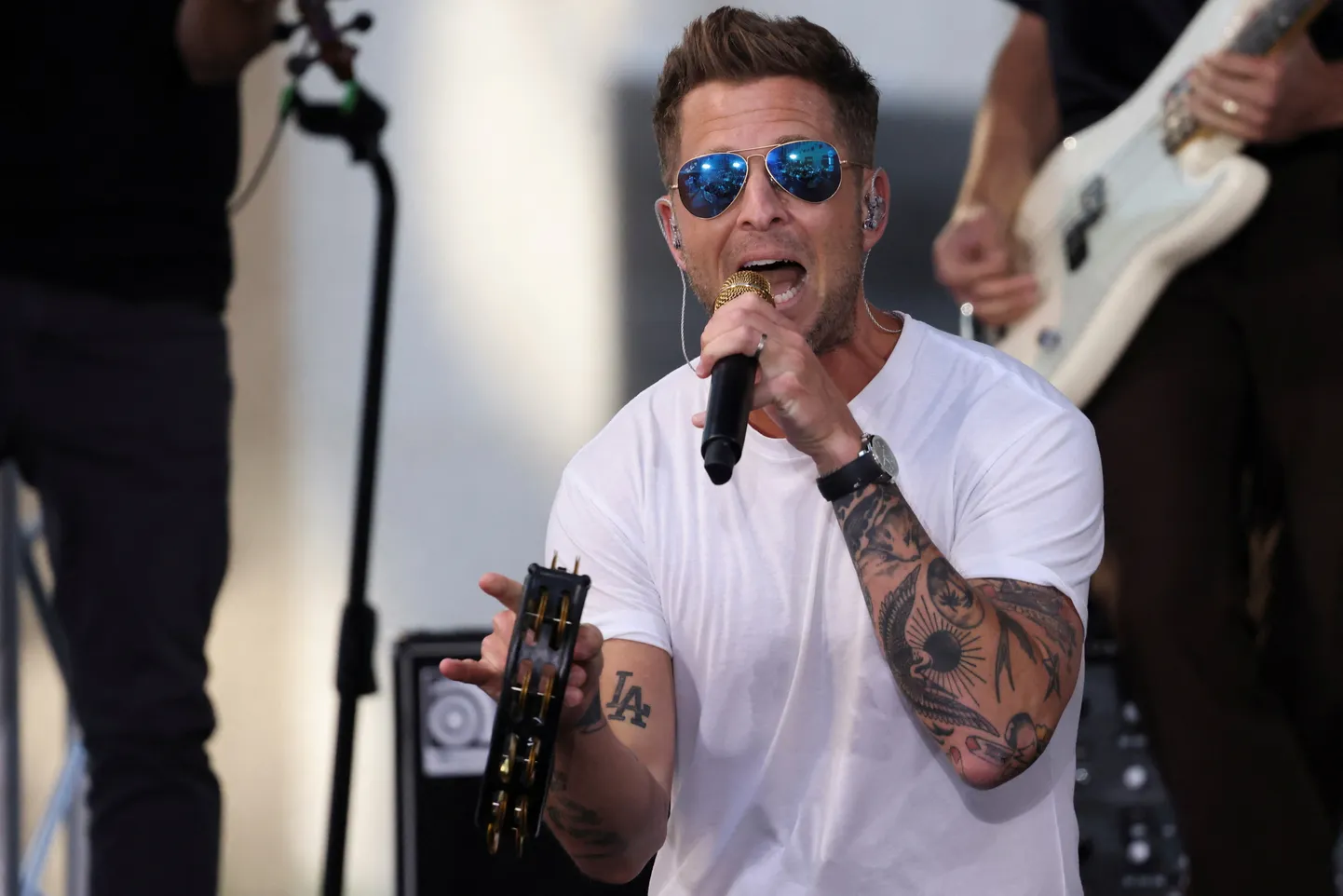 "OneRepublic" uzstājas telekompācijas "NBC" raidījumā "Today" no Rokfellera centra laukuma 2024. gada 19. jūlijā.