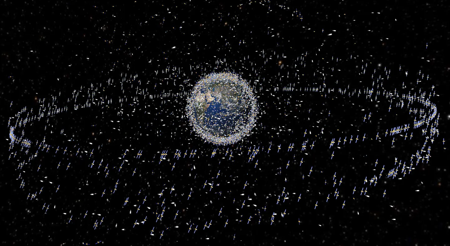 Maa ümber olev satelliitide pilv