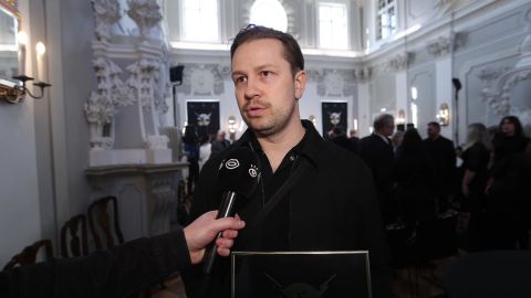 Nublu pühendas Kuldse Plaadi auhinna lahkunud Gameboy Tetrisele. Muusiku manager: Pavel oli tema esimene töökaaslane muusikamaailmas