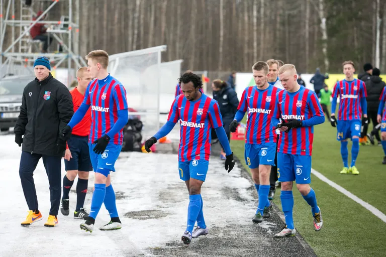 Senises kahes mängus on Paide mehed pidanud väljakult lahkuma, pea norus. FOTO: