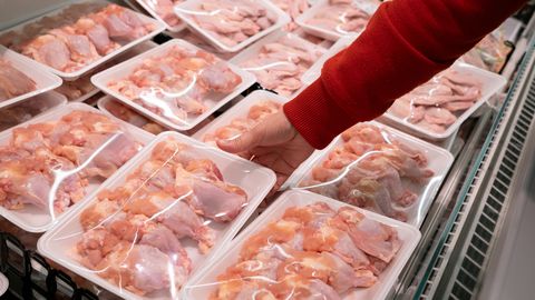 LPTA lēš, kā PVN samazinājums atsevišķiem pārtikas produktiem ietekmēs cenas veikalos