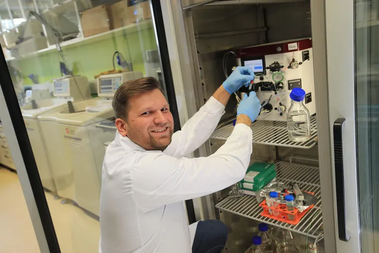 Kui pandeemia pole meile midagi muud õpetanud, siis vähemasti oleme nüüd aru saanud, et viroloogiat, biotehnoloogiat ja muud molekulaarsel tasemel bioteadust on hädasti vaja, ütleb Ermo Leuska.