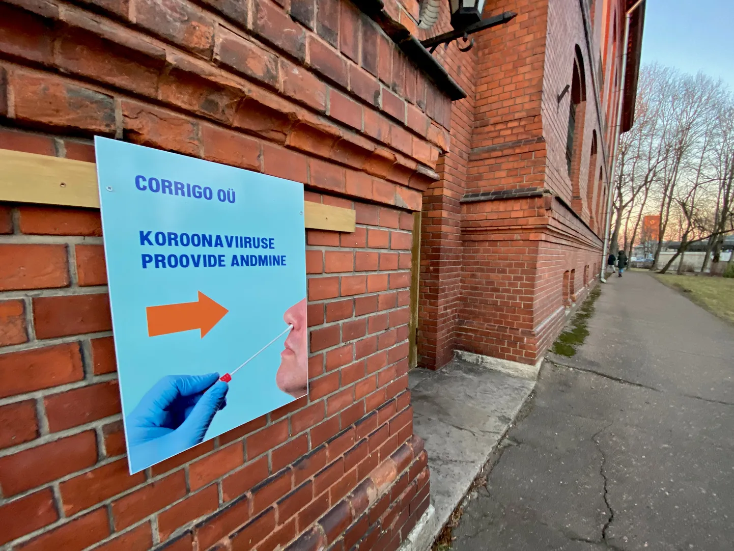 Koroonaviiruse testimispunkt Narva haiglas.