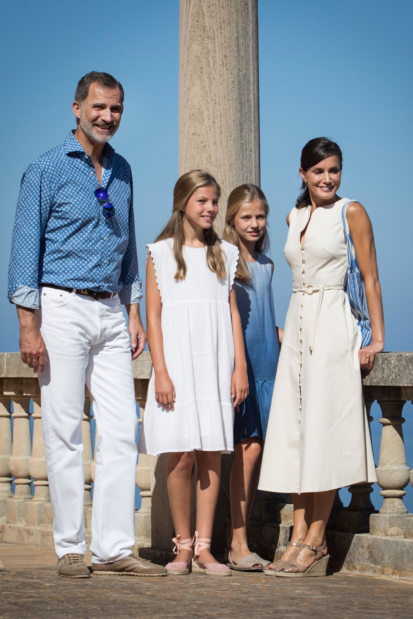 Hispaania kuningas Felipe VI, kuninganna Letizia ja tütred printsess Leonor ja  infanta Sofia 2019. aastal.