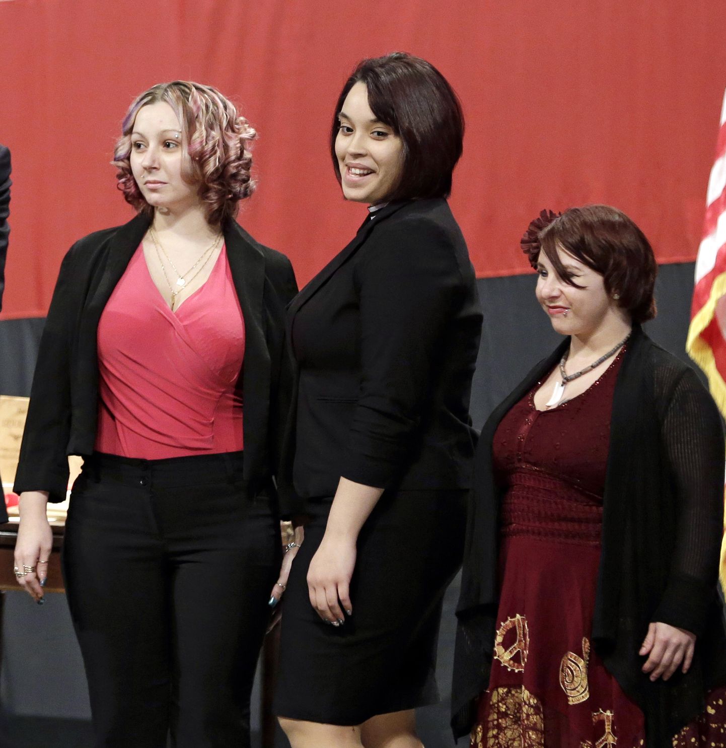 Ariel Castro käes vangis olnud naised vasakult: Amanda Berry, Gina DeJesus ja Michelle Knight 2014