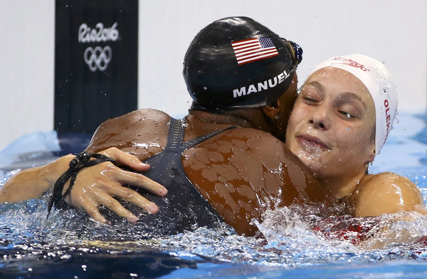 Simone Manuel ja Penny Oleksiak
