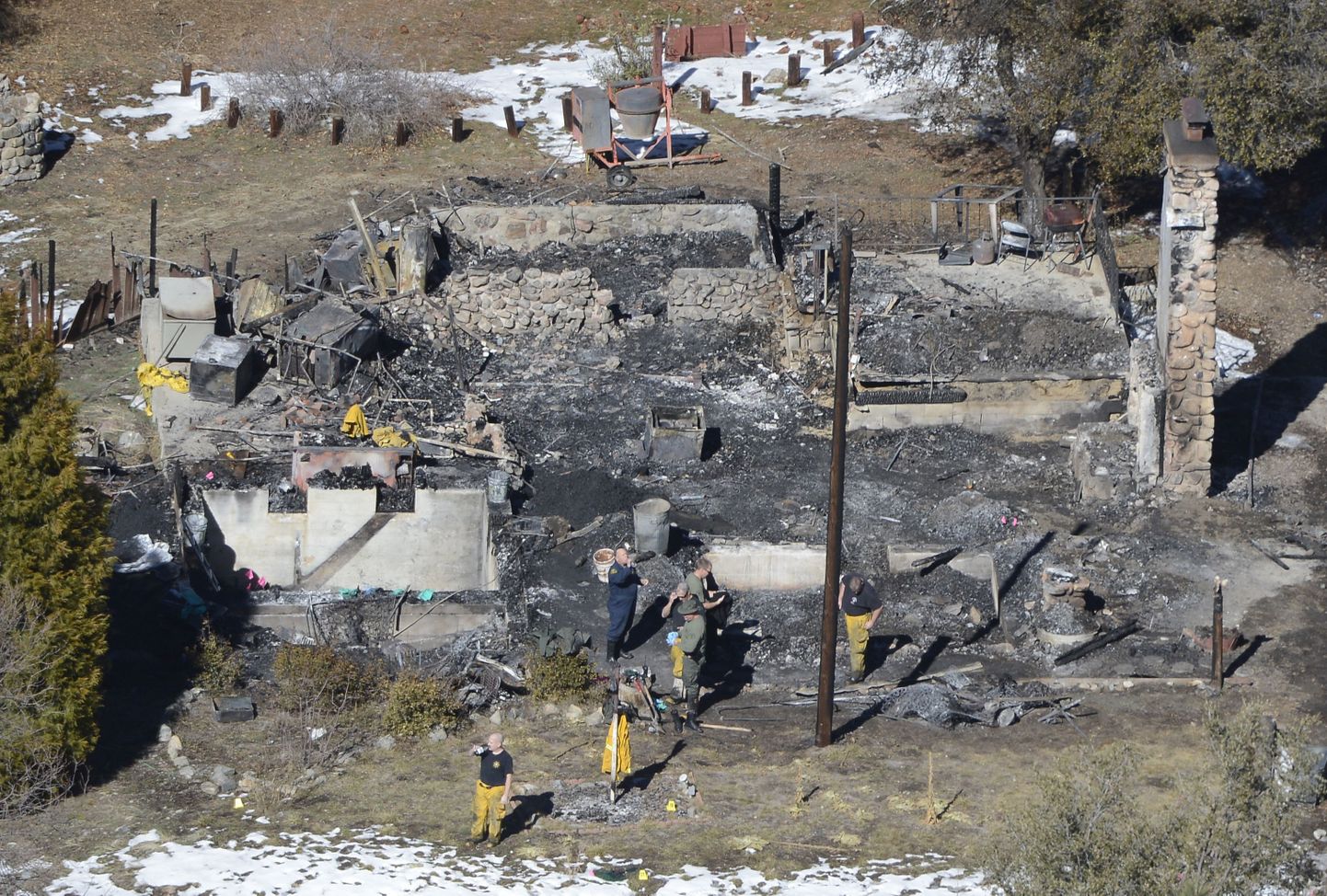 Californias Angelus Oaksi läheda asunud mäestikumaja, mis maha põles