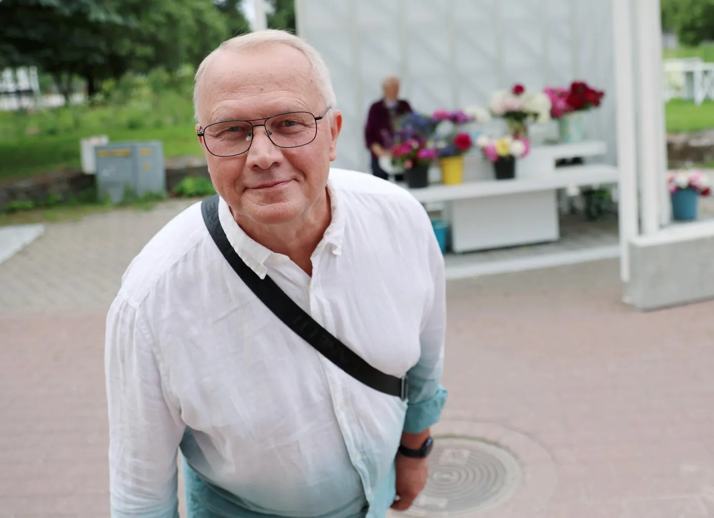 Pensionil doktor Jaak Aru arvab, et sile näonahk ja kohendatud silmaalused ei ole need, mis inimesest parema inimese teevad. «Natuke tüsedamad lepivad hea meelega nendega, kel ka kortsud näos, kui see inimene endast midagi kiirgab,» ütleb ta.