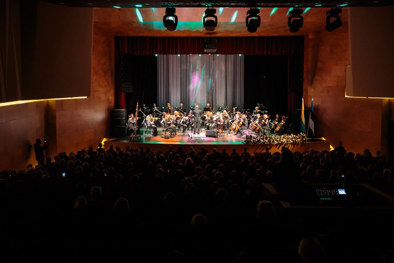 Сцена концертного дома "Женева" больше не будет домашней для Нарвского городского симфонического оркестра.