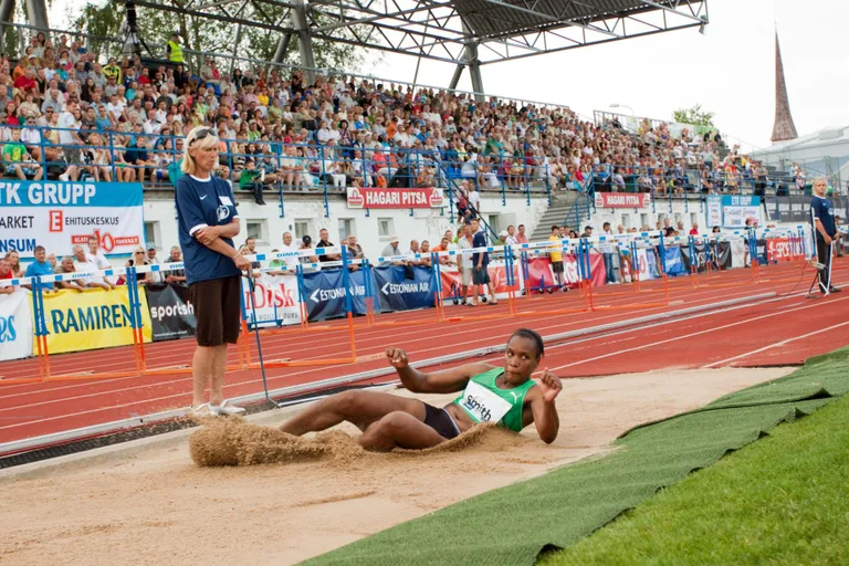 Naistest on Rakveres kolmikut kõige kaugemale hüpanud Trecia-Kaye Smith.