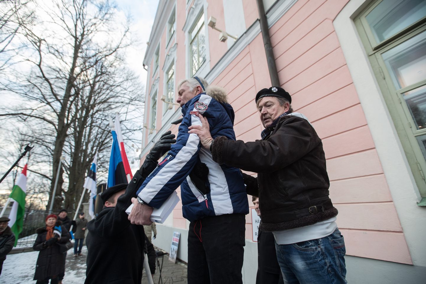 Индрек Таранд на митинге EKRE против поддержки Эстонией миграционного пакта ООН.