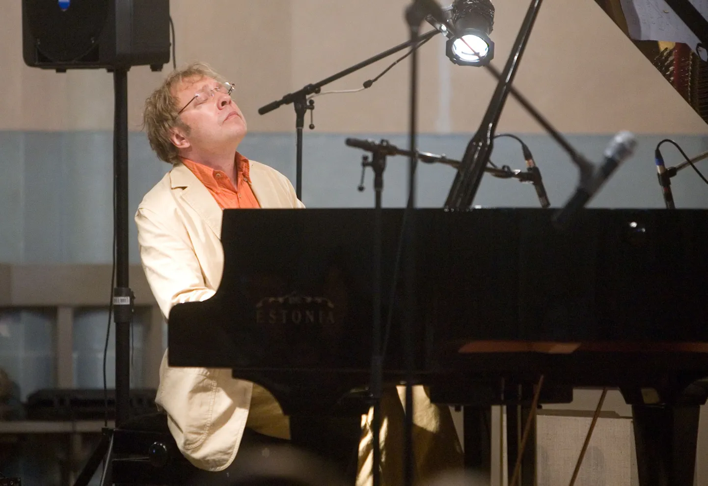 Rein Rannap annab üle Eesti neli klaverikontserti.