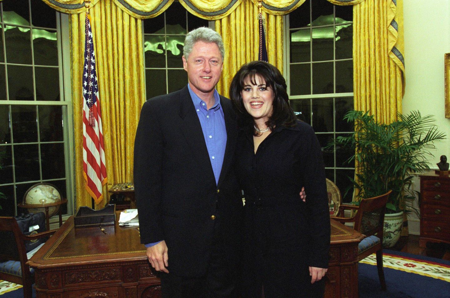 ARMUKESED: President Bill Clinton ja praktikant Monica Lewinsky 1997. aasta veebruaris Valge Maja ovaalkabinetis.