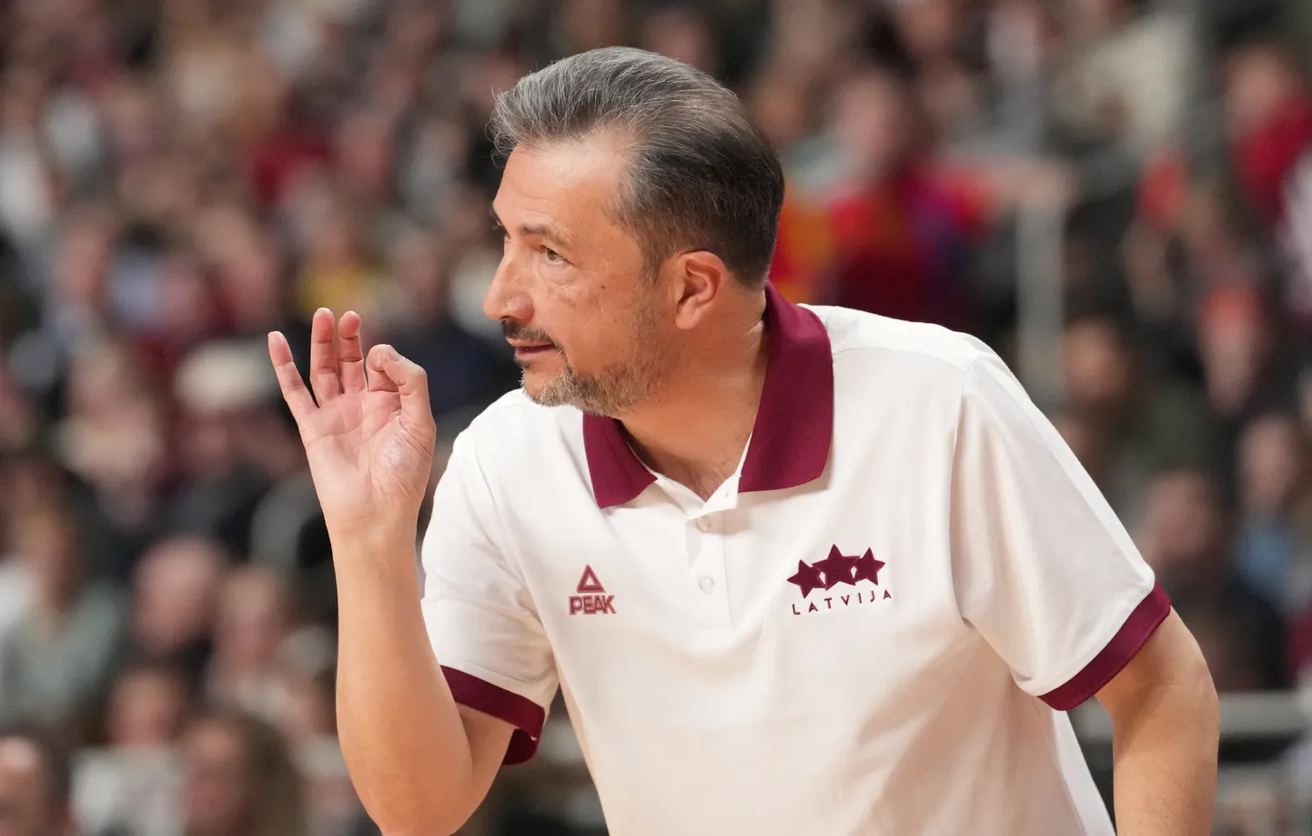Latvijas vīriešu basketbola izlases galvenais treneris Luka Banki