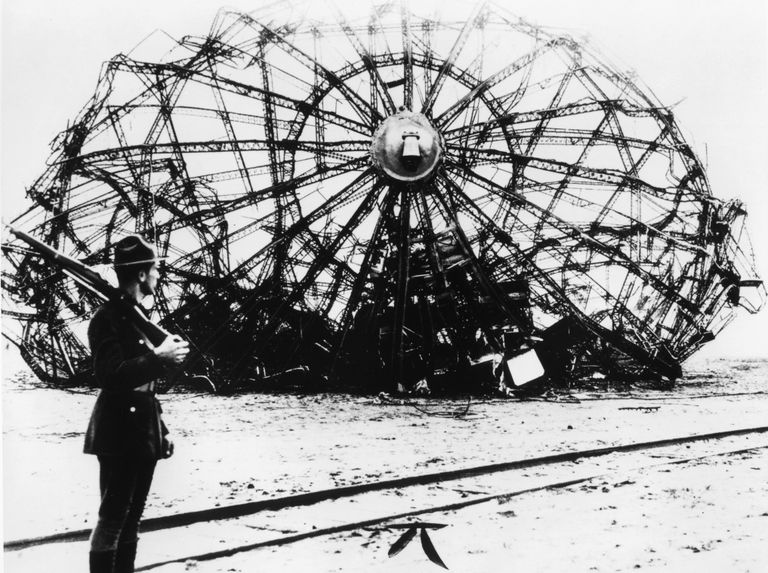 Tsepeliin Hindenburgi sõrestik pärast katastroofi 6. mail 1937.