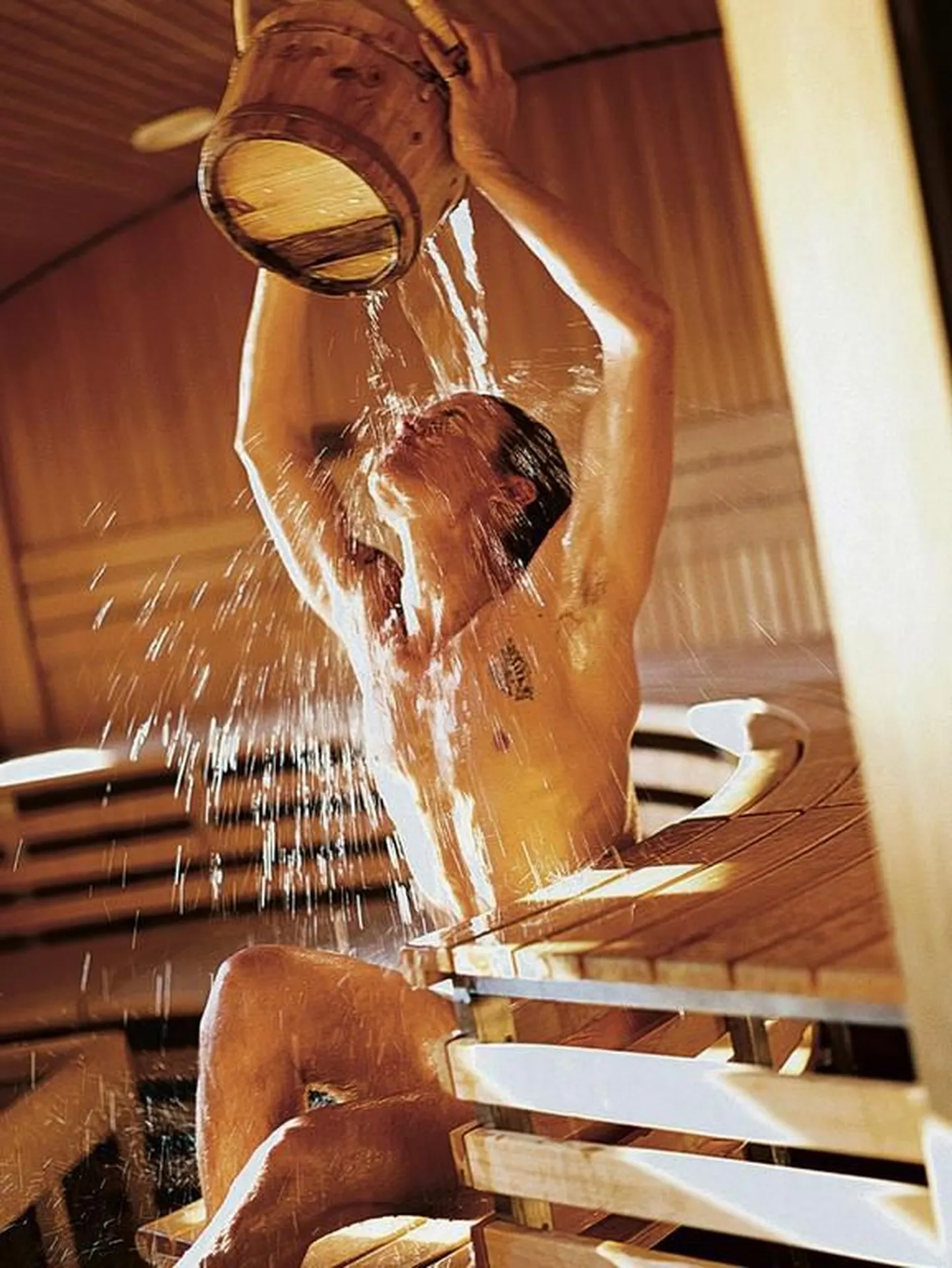 Pärast iga saunaskäiku tuleb pesta ka sauna, et lavalauad säiliksid puhtana.