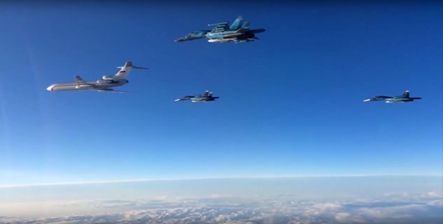 Venemaa Su-34 pommituslennukid ja  Tupolev Tu-154 transpordilennuk Süüria õhuruumis