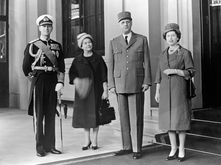 Prantsusmaa presidendi Charles de Gaulle´i visiit Londonisse. Paremal Briti kuninganna Elizabeth II, pildil on veel Edinburghi hertsog prints Philip (vasakul) ja de Gaulle´i abikaasa Yvonne de Gaulle. Foto: PA/Scanpix
