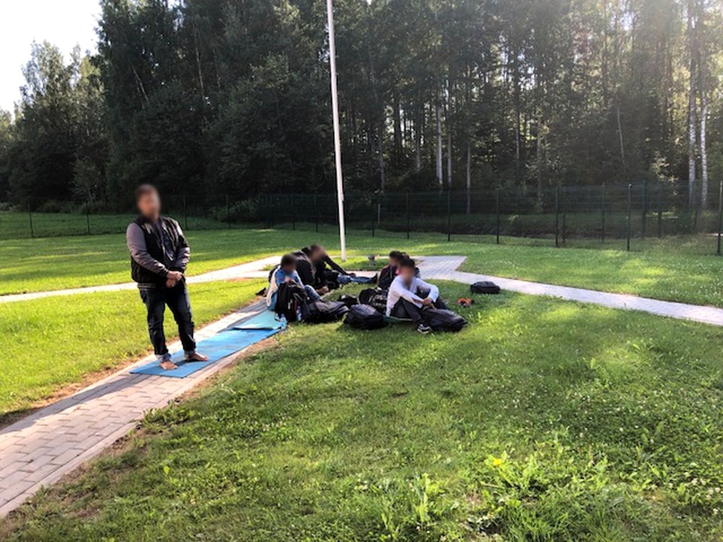 Piirivalvurid avastasid Ulitina külas piiriäärsel alal mitme inimese ebaseadusliku piiriületuse suunaga Venemaalt Eestisse.