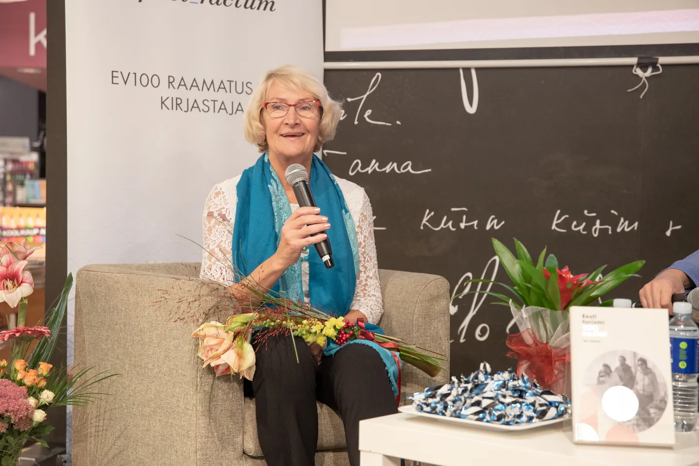 Äsjailmunud teose "Eesti turismi 100 aastat" autor Heli Tooman.