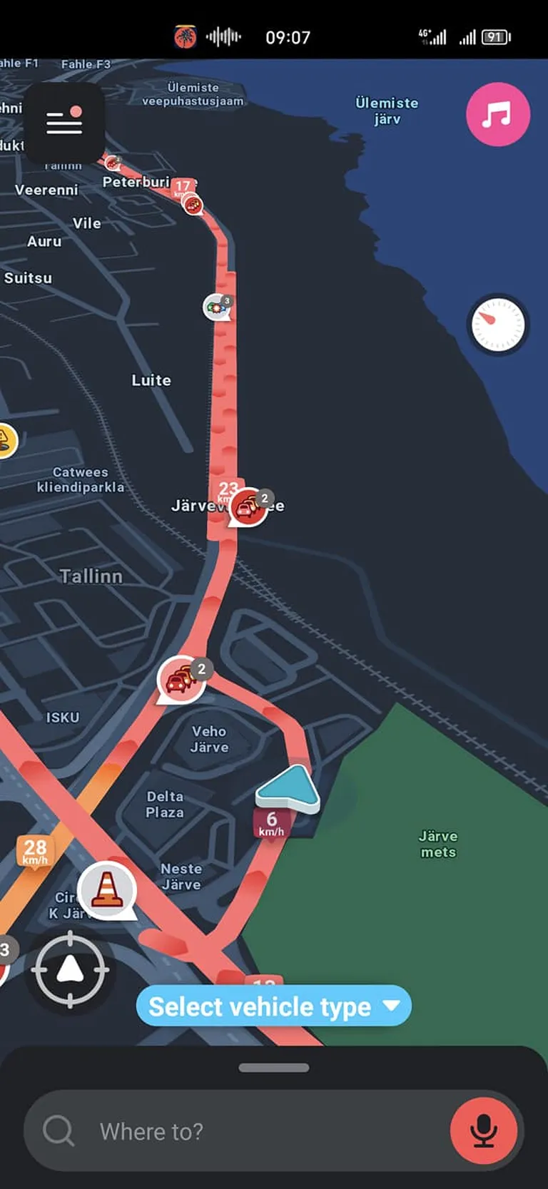 Liiklusummik Tallinnas esmaspäeva hommikul