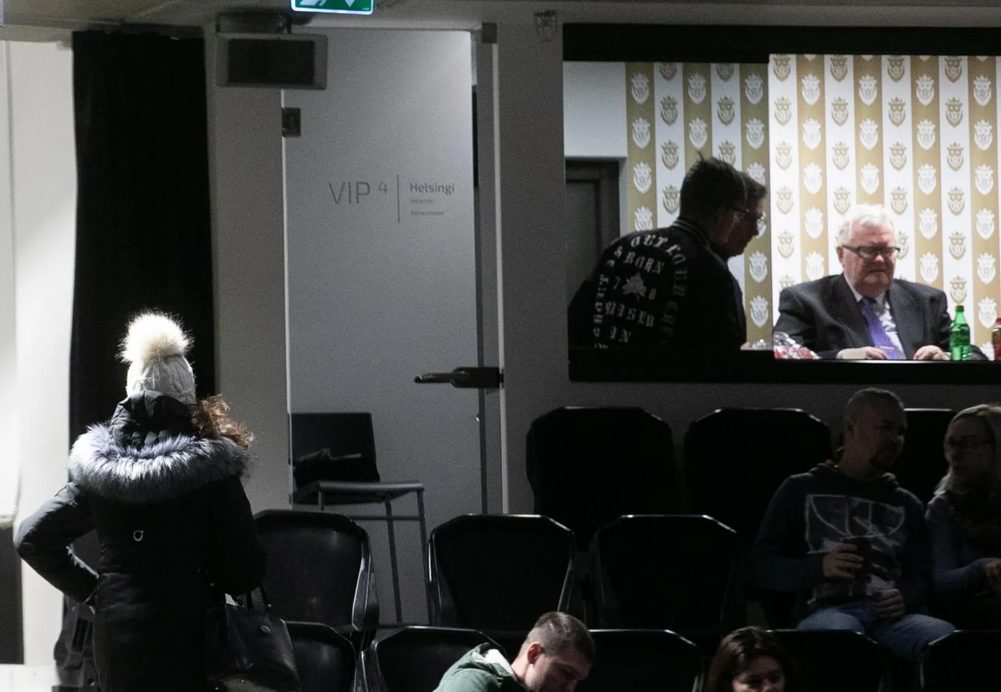 Eile õhtul oli äsja kohtupidamisest pääsenud Edgar Savisaare tervis nii hea, et sai nautida Tondiraba jäähalli VIP-loožis Vene koomiku Pavel Volja etendust.