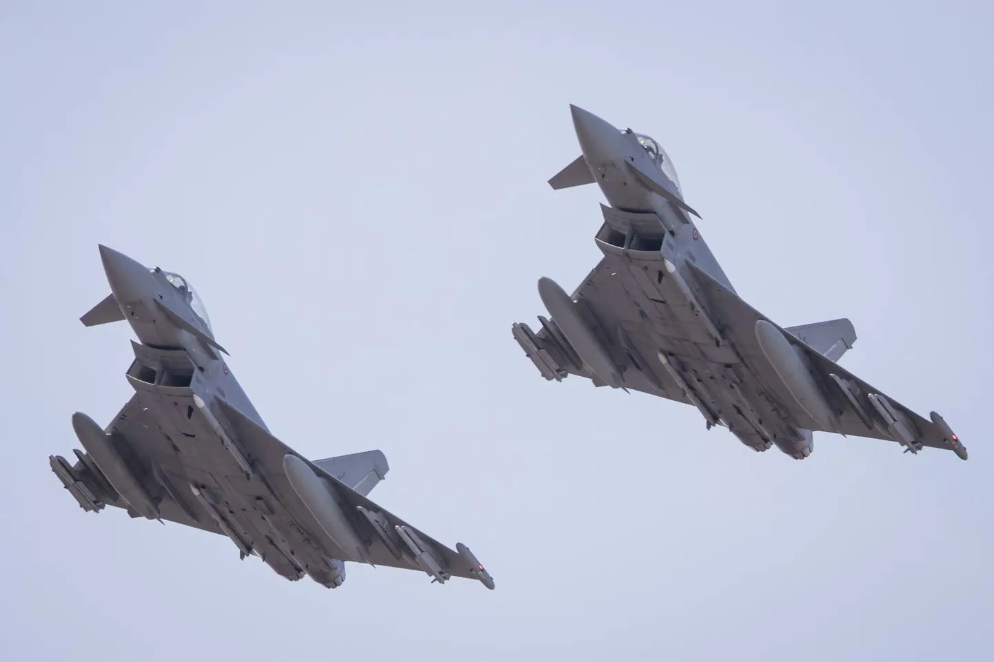 Neljapäeval ja reedel teevad madallende hävitajad Eurofighter Typhoon.