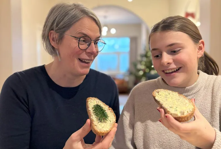 Viidates entusiastlikult Skandinaavia näidetele, soovitas Genti linna veebileht, et okkad võiks eemaldada, aurutada ja kuivatada, näiteks maitsevõi valmistamiseks.