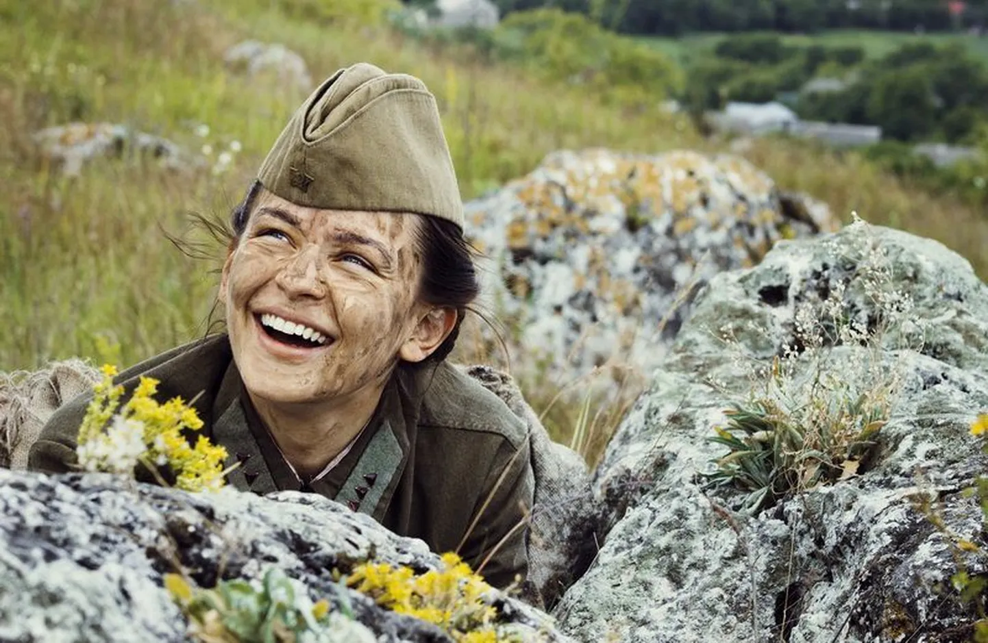Фильм «Битва за Севастополь» с Юлией Пересильд в роли легендарной женщины-снайпера Людмилы Павличенко выходит на российские экраны.
