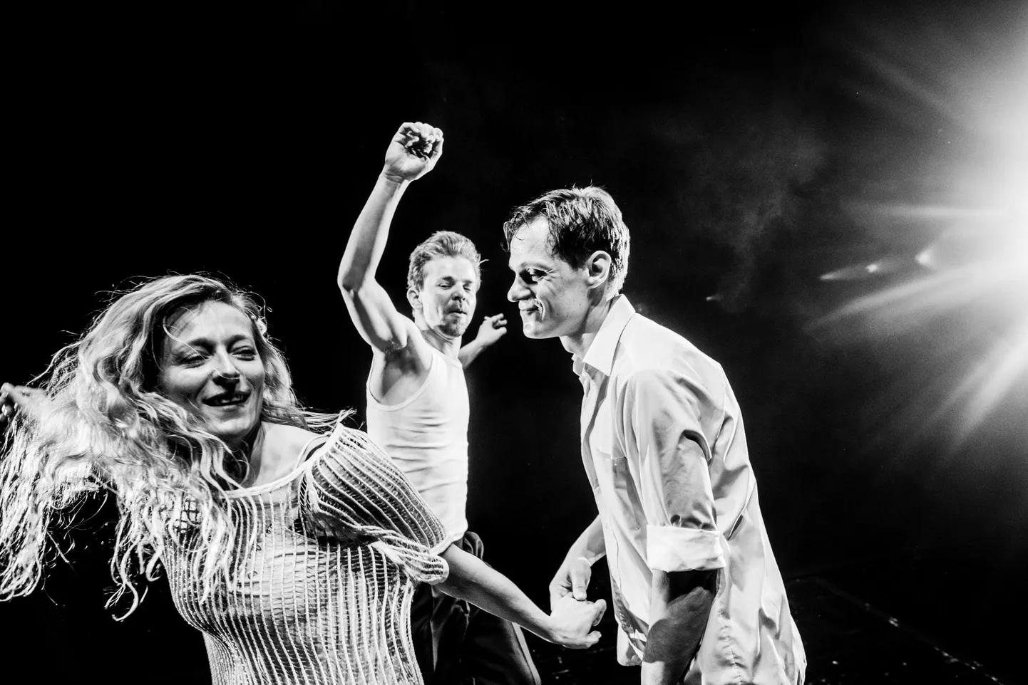 Ingrid Isotamm, Martin Mill ja Janek Vadi Ugala lavastuses «Elav laip».