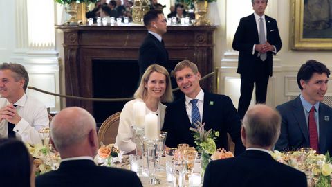 GALERII ⟩ Biden võõrustas Valges Majas teiste seas ka Kaja Kallast koos abikaasa Arvoga