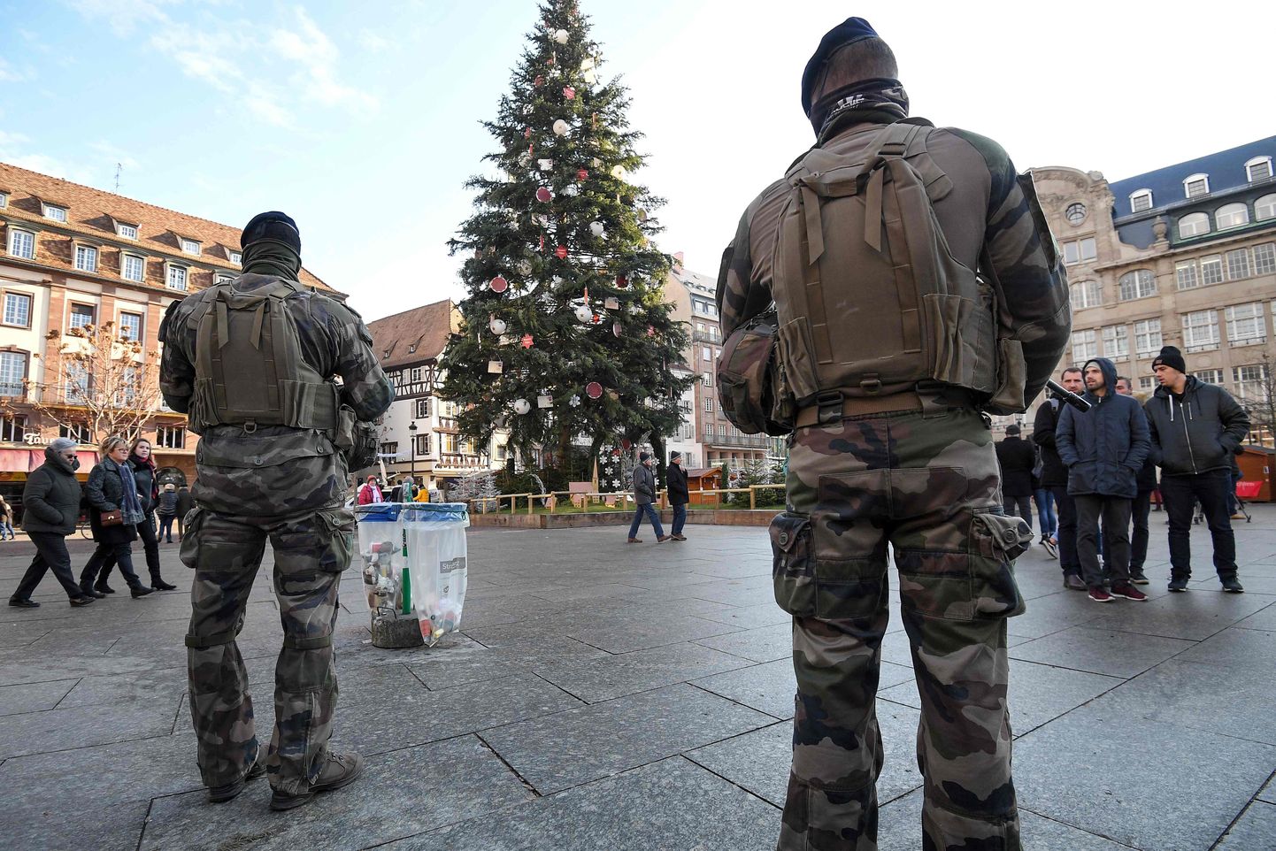 Prantsuse sõdurid Strasbourgis paar päeva pärast terrorirünnakut.