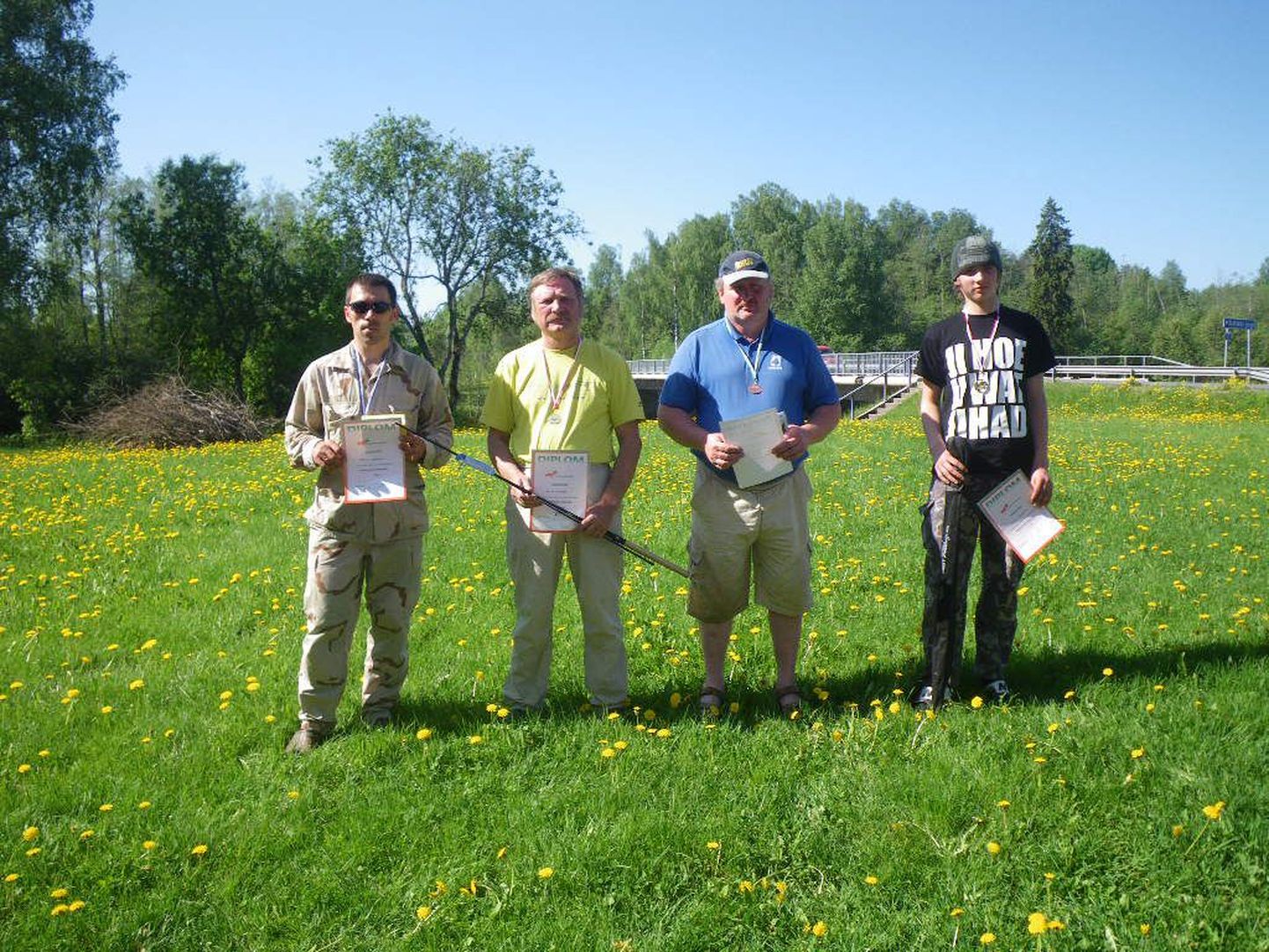 Kalapüügivõistluse paremad: Tõnu Ehasalu (vasakult), Aivar Vahtre, Valeri Sirotin ja Juhan Vahter.