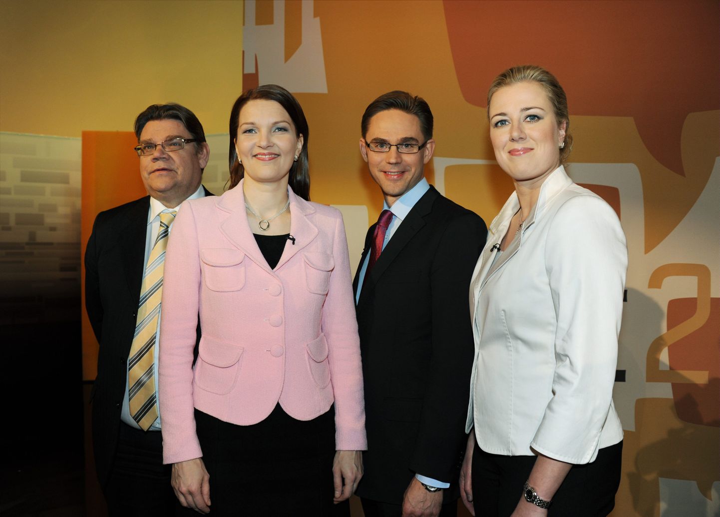 Soome nelja suurpartei liidrid (vasakult): Timo Soini (Põlisoomlased), Mari Kiviniemi (Keskerakond), Jyrki Katainen (Koondpartei) ja Jutta Urpilainen (SDP).