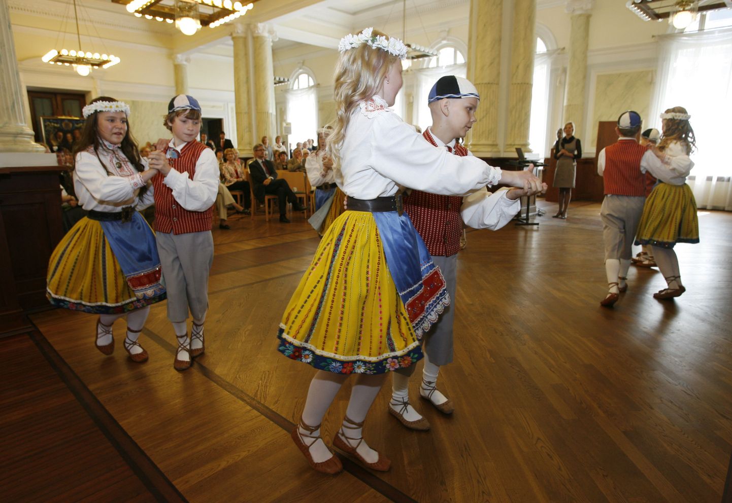 Tantsijate asemel saab Eesti Panga saalis sügiseni näha laulupeo ajalugu.