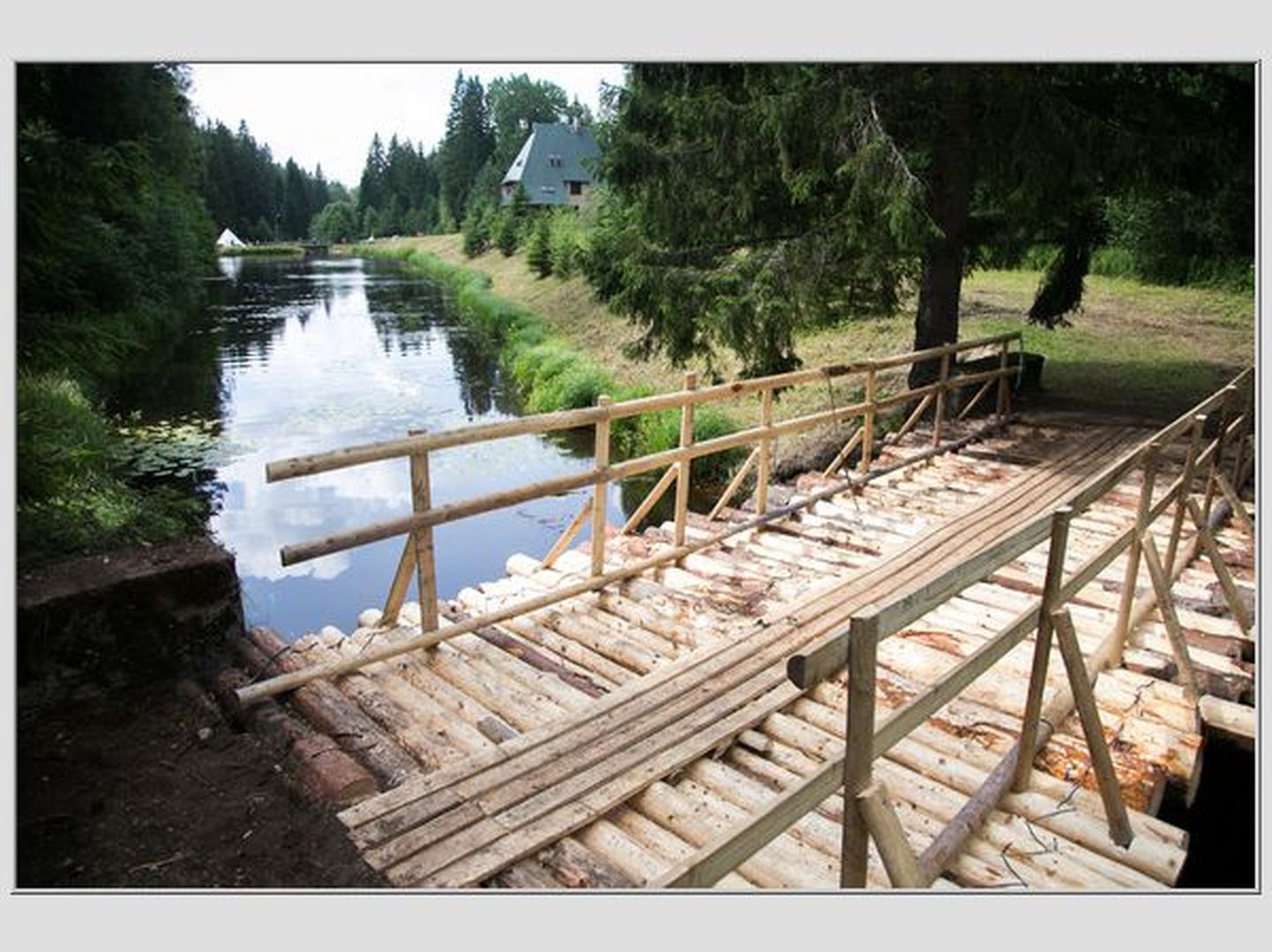 Tagametsa jahilossi sauna juurde viiv uus sild