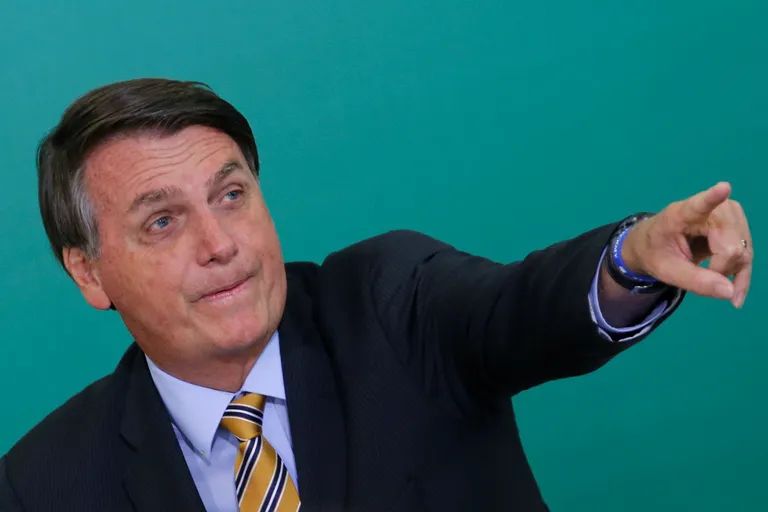 Brasiilia president Jair Bolsonaro 17. novembril 2020 pressikonverentsil žestikuleerimas