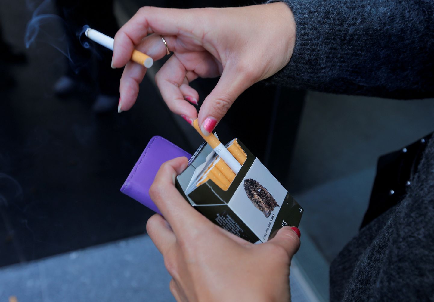Mitteglamuurselt pakendatud sigaretid Austraalias Sydneys 5. mai 2017.