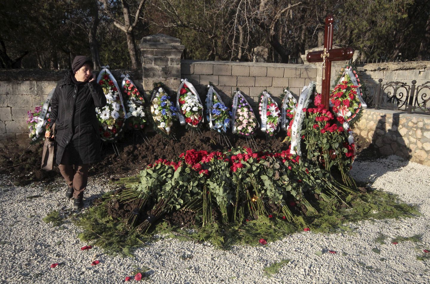 Nimetu haud Sevastopoli sõjaväekalmistul kuulub oletatavasti Viktor Janukovõtš nooremale.