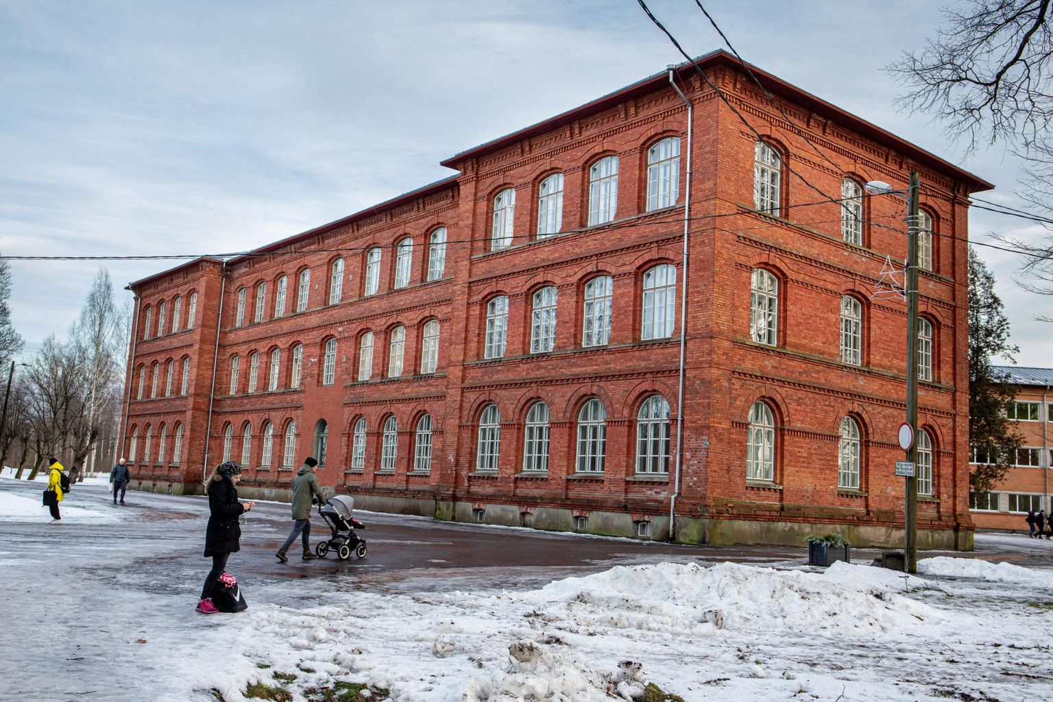 Tori vald, mille Sindi gümnaasium jääb Pärnu lähedale, ei kavatse oma keskkooli kaotada.