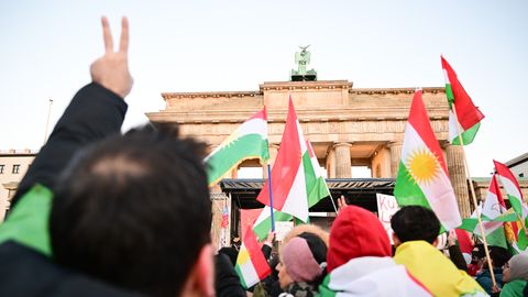 TŠU-TŠU-FREI! ⟩ Berliin saadab tuhandeid süürlasi tagasi laostunud kodumaale