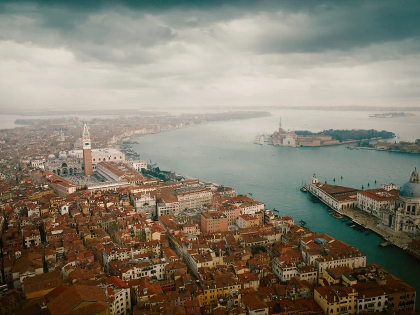 Centrumi kinos linastub teiste filmide hulgas krimilugu «Kummitus Veneetsias».