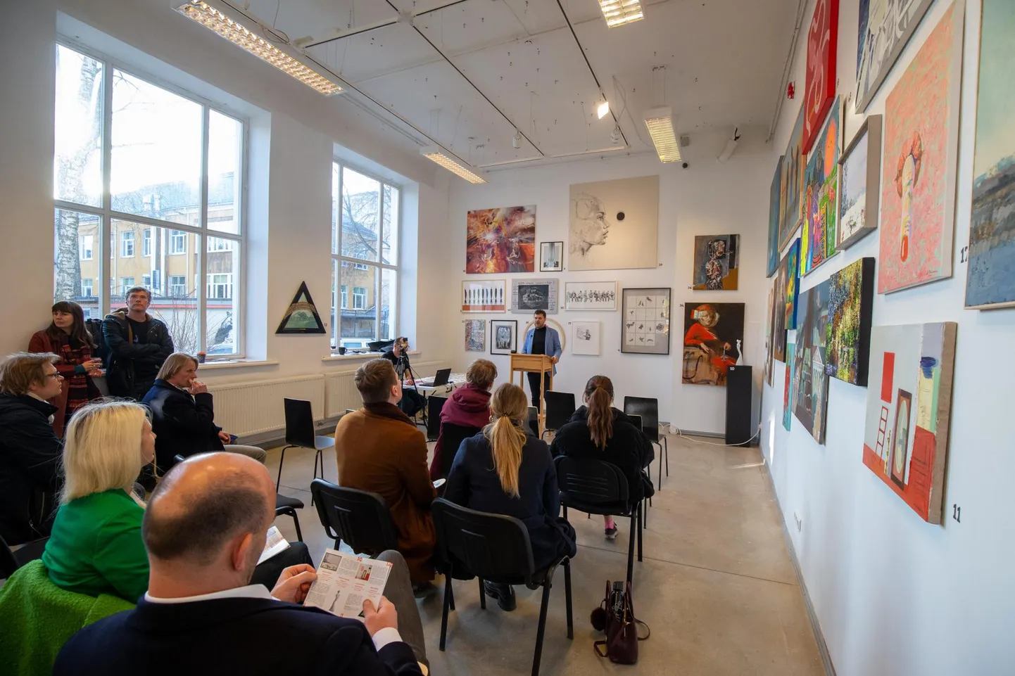 Möödunud aasta kunstioksjon toimus kunstnike maja monumentaalgaleriis.