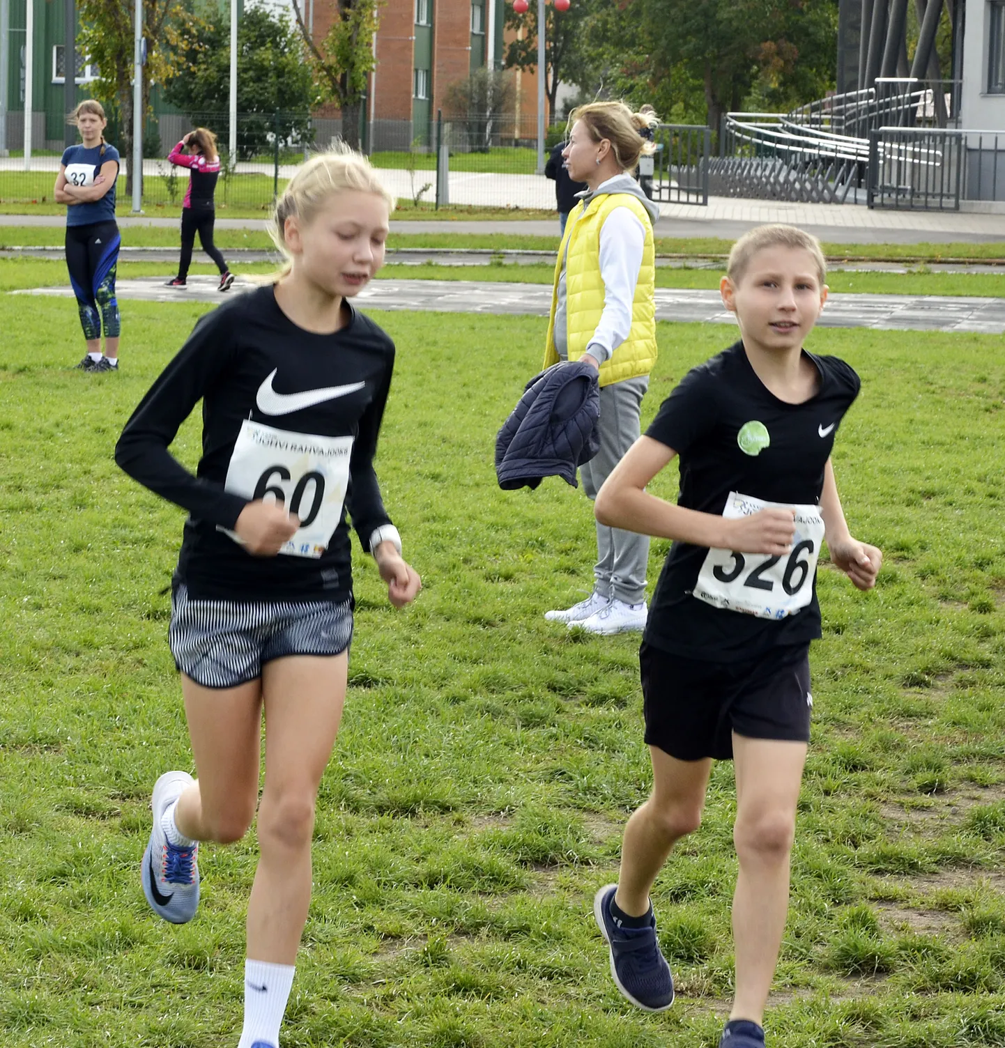 13aastane Luna-Aleksandra Lagoda ja temast kaks aastat noorem vennast Timur Daniel  on tänavu teinud pikki arengusamme. PEETER LILLEVÄLI