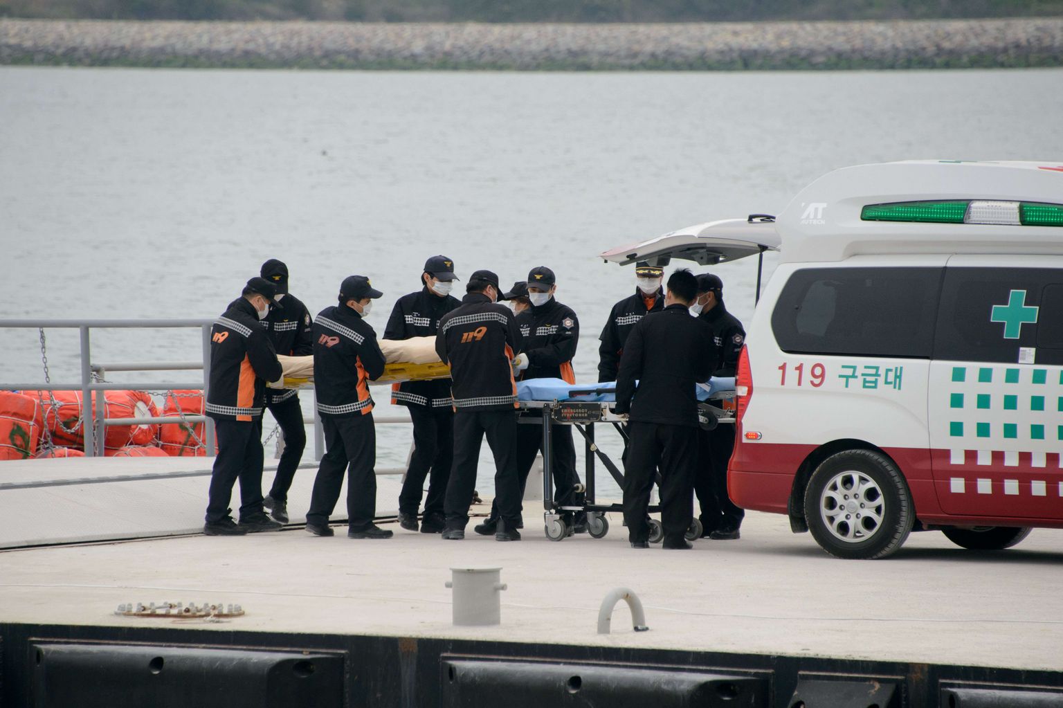 Lõuna-Korea õnnetuslaevast Sewol on leitud 100 laipa